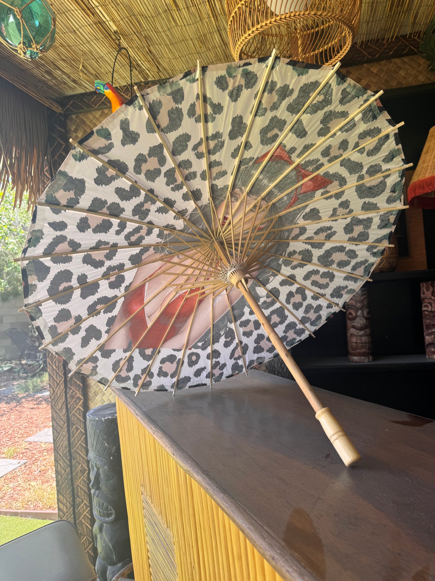 Parasol leopard babe