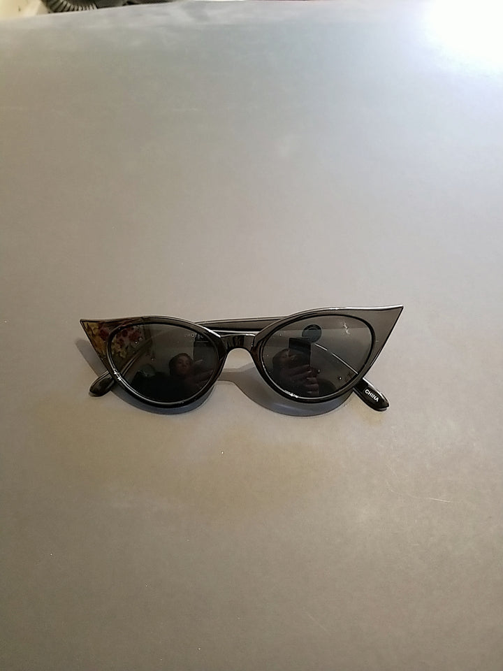 Small Cateye Sunnies - Rockin Bettie 